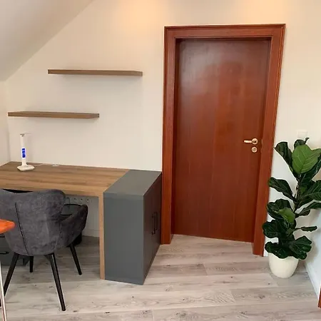 Luxusny Pri Jazere - Free Parking Appartement *